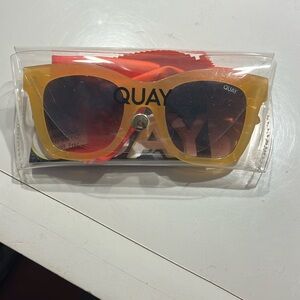 Oversized Quay sunglasses